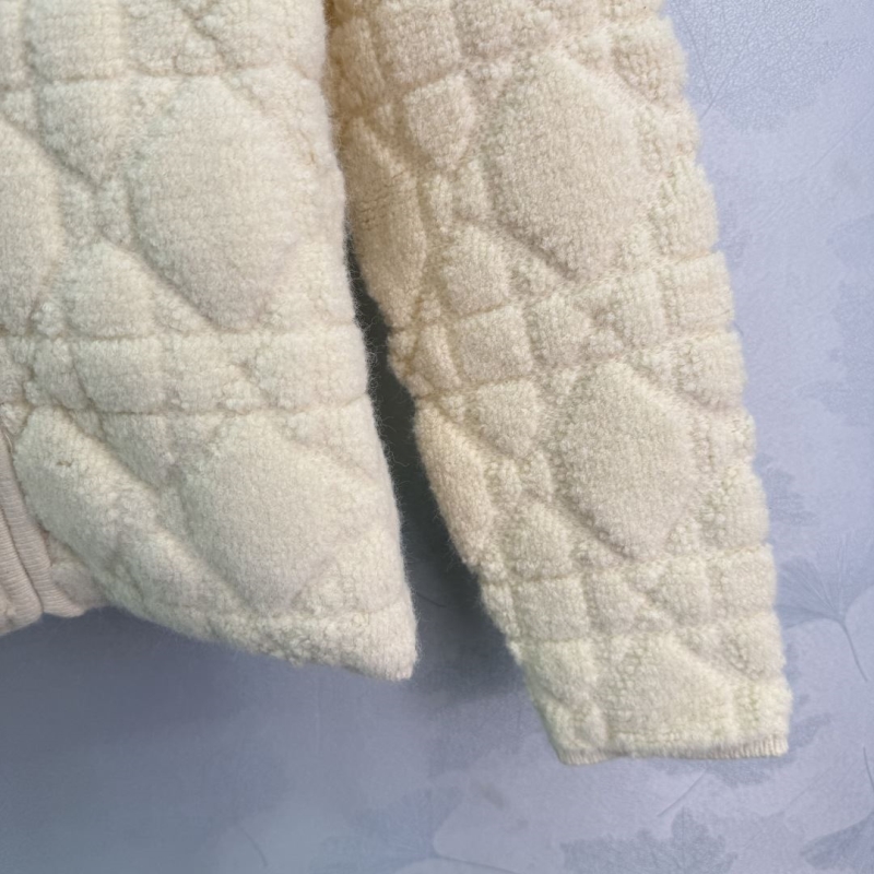 chr1st1an D10r outwear